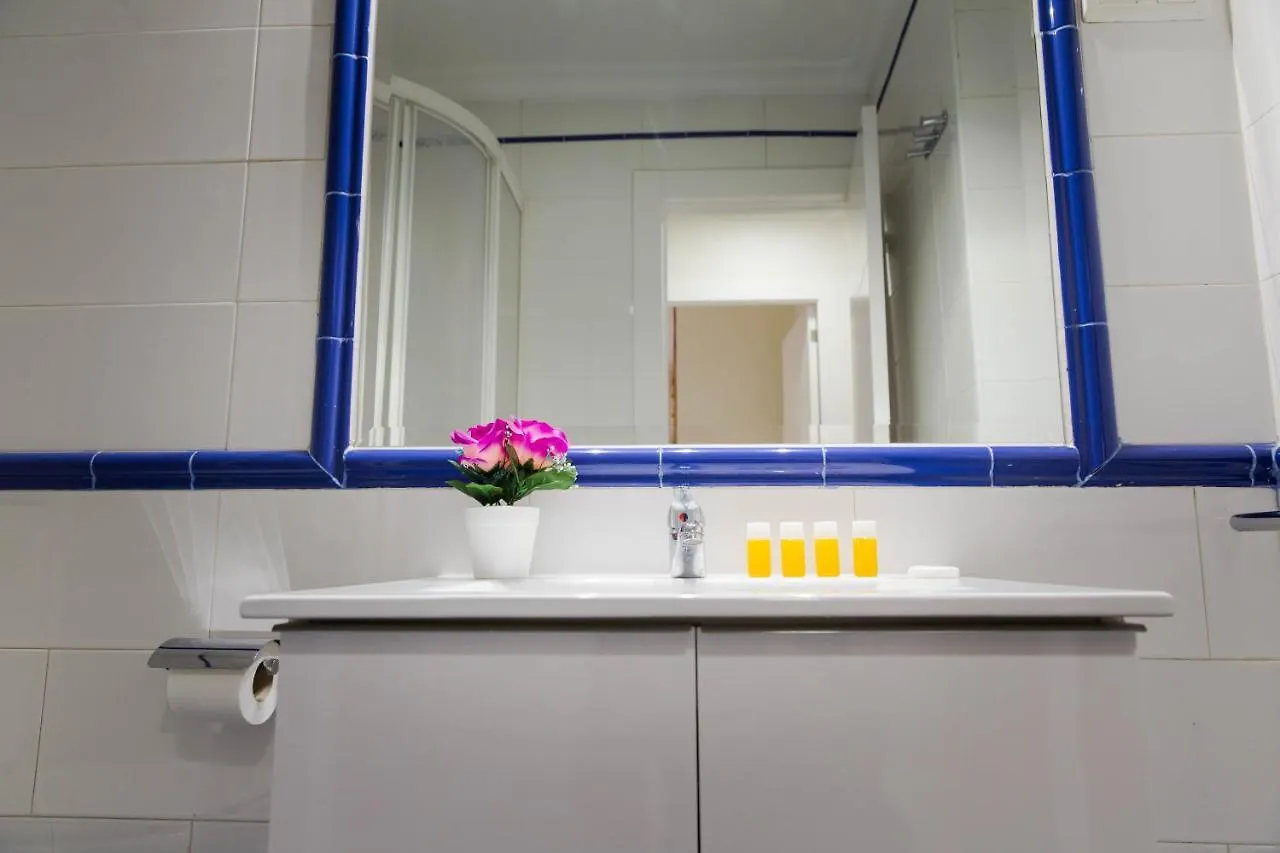 Apartment 3 Dormitorios Con Balcon Junto Calle Larios Malaga