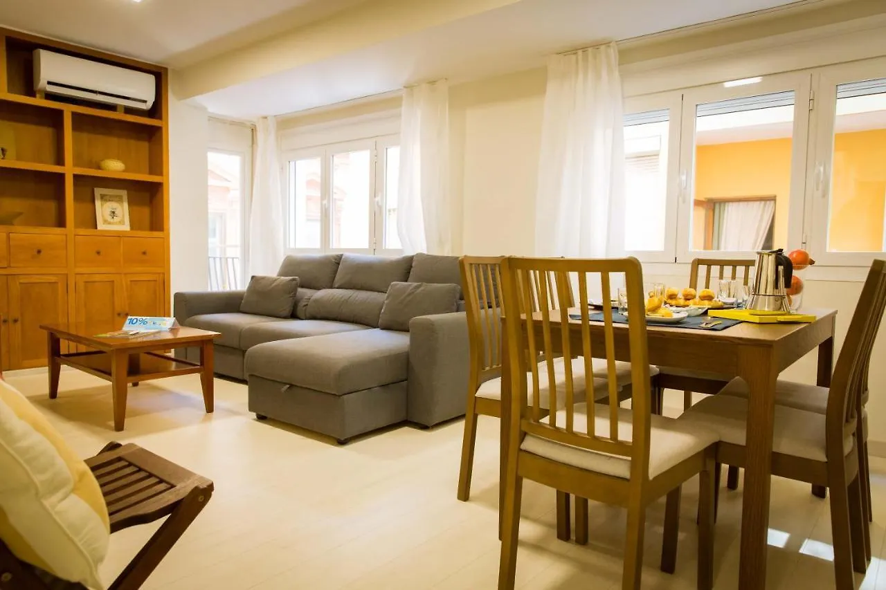 Apartment 3 Dormitorios Con Balcon Junto Calle Larios Malaga Spain