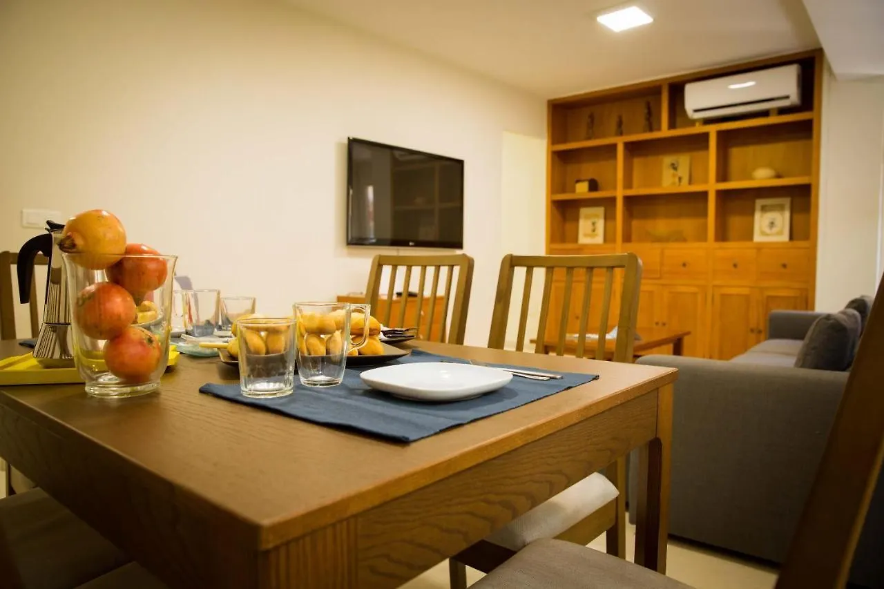 3 Dormitorios Con Balcon Junto Calle Larios Malaga
